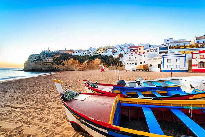 Farbenspiel am Strand von Carvoeiro, Algarve