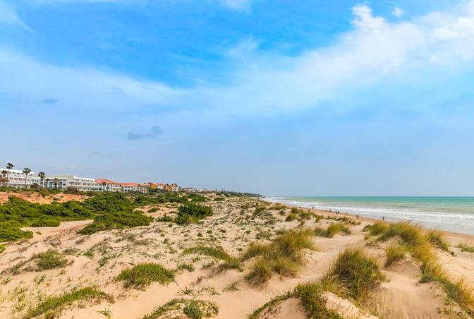 An der Playa de la Barossa bei Cádiz wähnt man sich auf Sylt.
