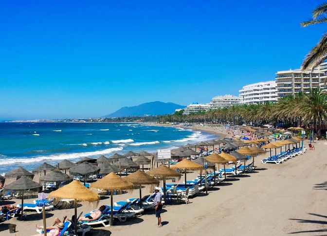 Stadtstrand von Marbella an der Costa del Sol