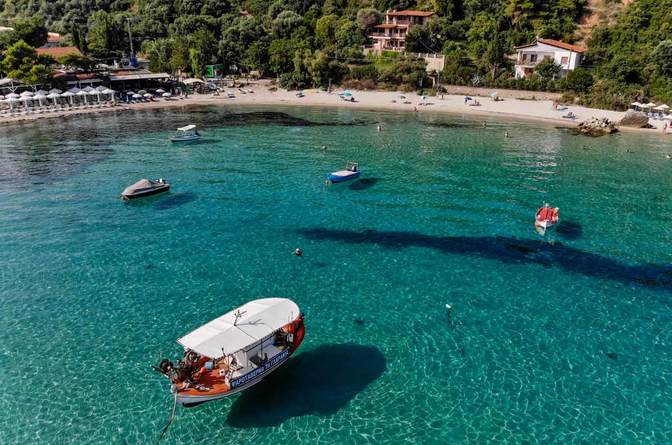 Traumhaftes Meer am Strand von Afytos auf Kassandra (Chalkidiki im August)