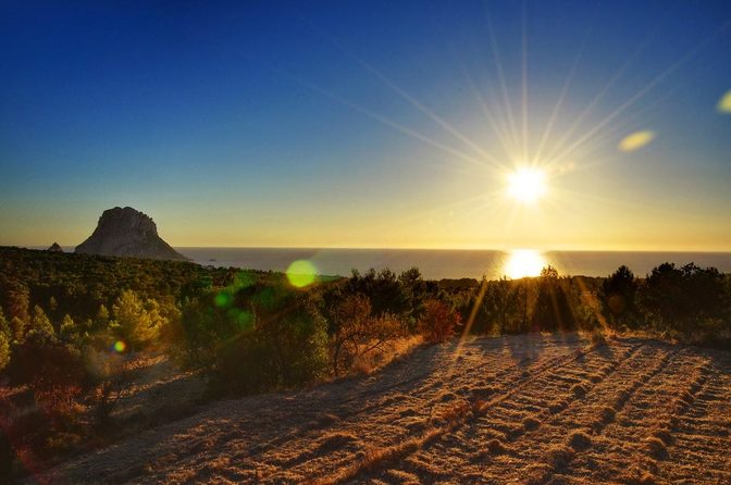 Ibiza im September - warmes Licht in der Nähe von Cala D'Hort