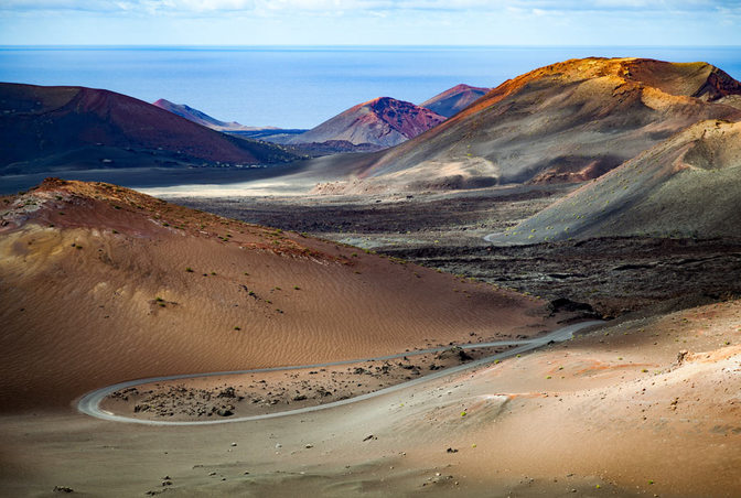 Licht- und Farbespiel im Nationalpark Timanfaya – aufgenommen im Februar