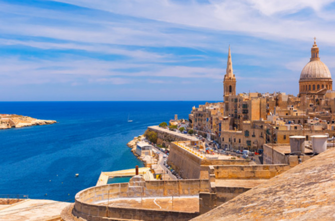 Blick über Hafen und Altstadt von Valletta