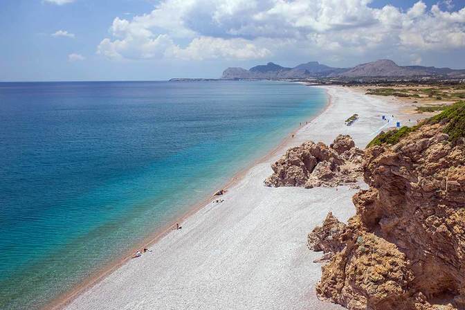 Im Mai sind auf Rhodos die Strände noch leer (hier: Traganou Beach)