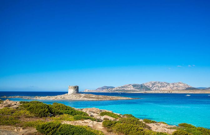 Die berühmet Spiaggia di Pelosa auf der Halbinsel Stintino – aufgenommen Ende September