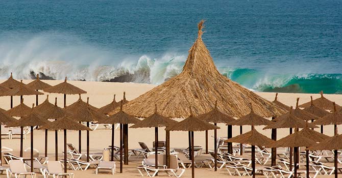 Ein wahrlich schöner Blick: Wildes Meer bricht vor Boa Vista, einer Insel der Kapverden