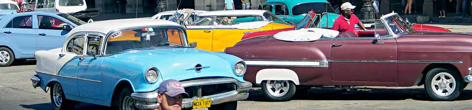 Typisches Straßenbild in der kubanischen Hauptstadt Havanna