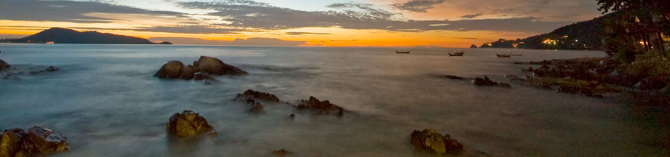 Magische Lichstimmung: Ein Sonnenaufgang am Patong Beach